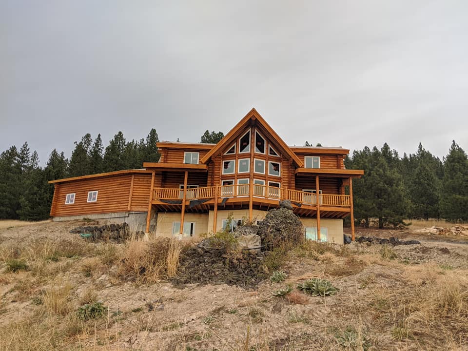 Expansive log home build